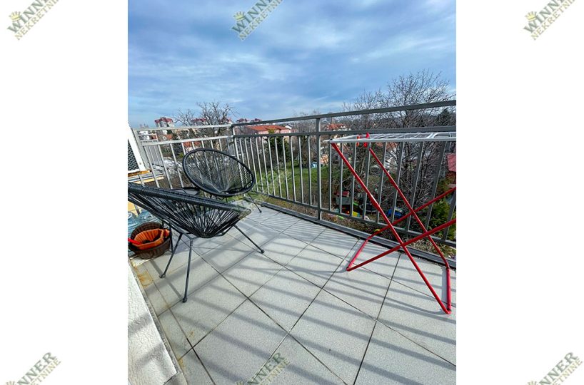Prodaja Stan Zeleznicka duplex, Zemun, naselje Save Kovacevic, novogradnja, agencija winner nekretnine, parking, ostava, kancelarija, uknjizeno, odmah useljiv, porodican stan, namesten, sa stvarima.