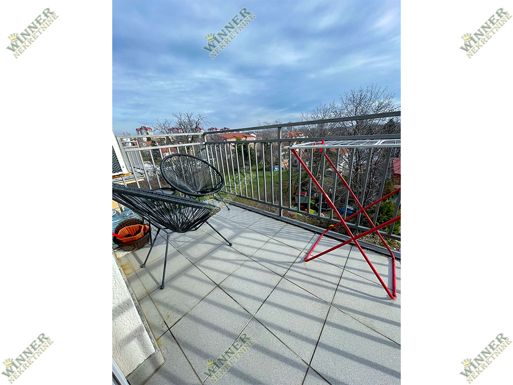 Prodaja Stan Zeleznicka duplex, Zemun, naselje Save Kovacevic, novogradnja, agencija winner nekretnine, parking, ostava, kancelarija, uknjizeno, odmah useljiv, porodican stan, namesten, sa stvarima.