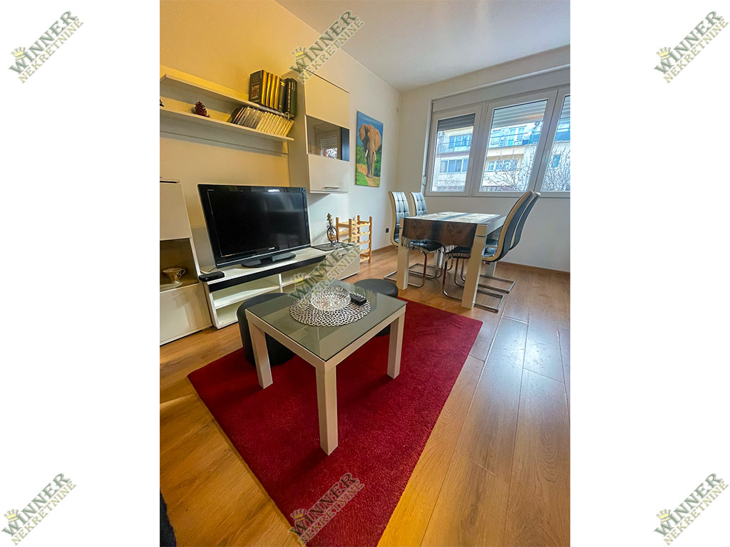 Prodaja Stan renoviran Zemun, naselje Kalvarija, useljivo, uknjizeno, agencija, winner nekretnine, namesten, kvalitetna gradnja, lux