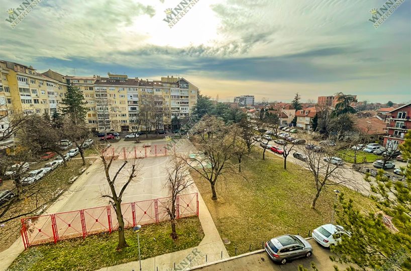 Prodaja Stan Zemun Backa Meandri, Sava Kovacevic, uknjiyeno, trosoban, renoviran, agencija winner nekretnine, centraln
