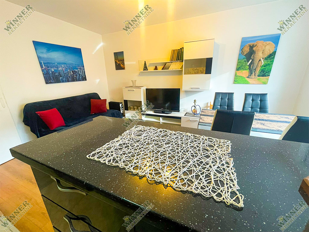 Prodaja Stan renoviran Zemun, naselje Kalvarija, useljivo, uknjizeno, agencija, winner nekretnine, namesten, kvalitetna gradnja, lux