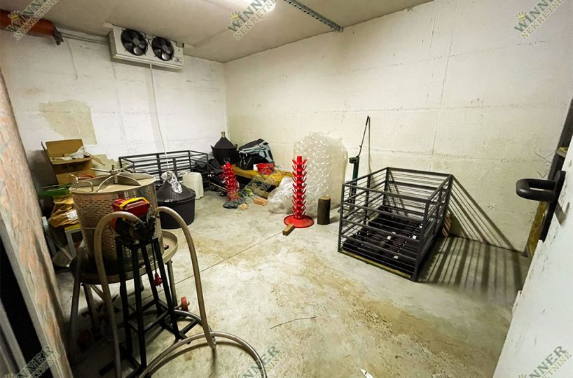 Prodaja Magacinski prostor 151m² Zemun uknjizen, podrum, agencija, winner nekretnine, magacin, poslovni prostor, novogradnja, poslovno