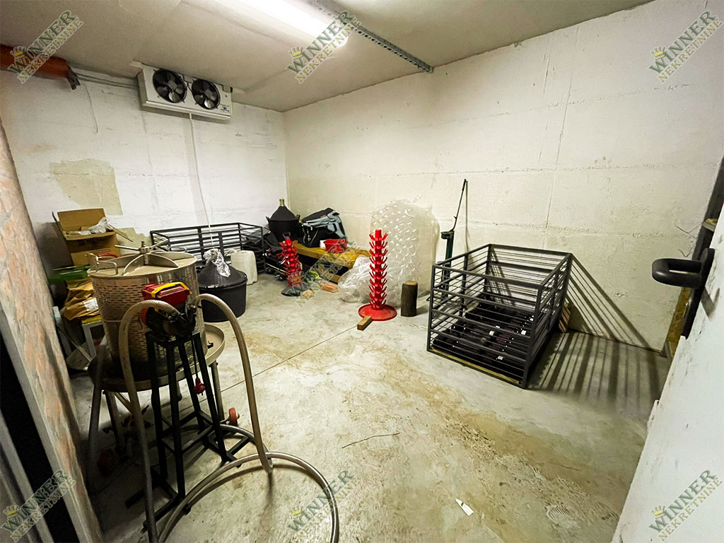 Prodaja Magacinski prostor 151m² Zemun uknjizen, podrum, agencija, winner nekretnine, magacin, poslovni prostor, novogradnja, poslovno