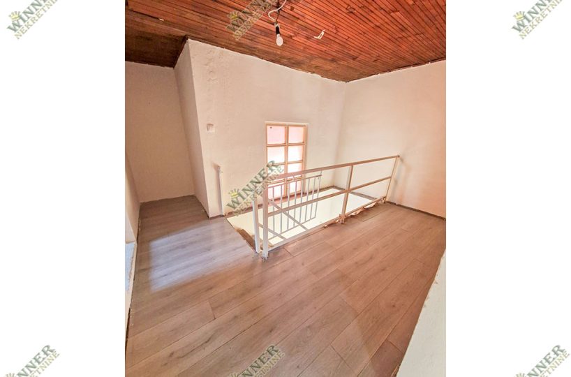 Zemun Gornji grad – renovirana kuća 148m², dvorište i garaža, Ulica Kaplarska, depozit, agenija, winner nekretnine