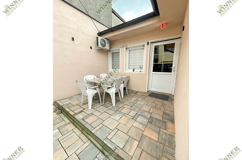 Namešten trosoban stan 54m² sa dvorištem - WINNER Nekretnine, kuca, izdavanje, useljivo, lux, zemun, gornji grad