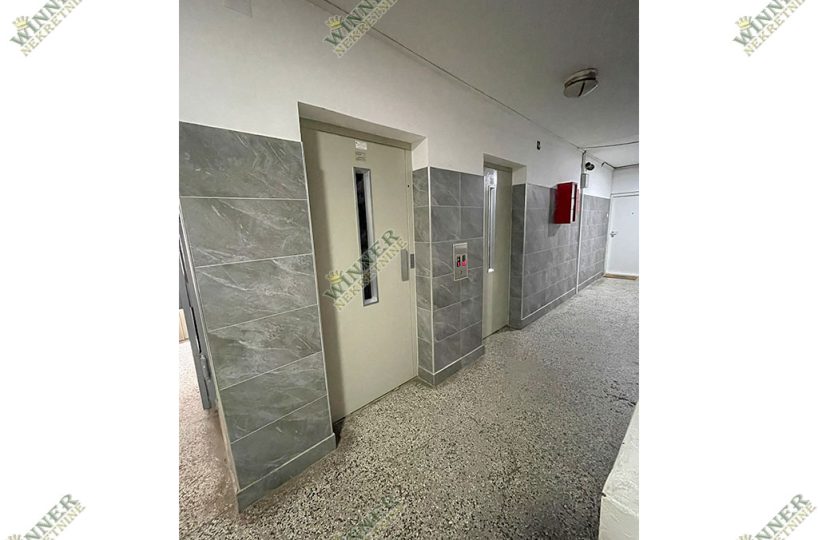 renovirani lifotvi, Prodaja stana Zemun – Sava Kovačević, Terasa, renoviran, winner nekretnine, agencija, CG, uknjižen