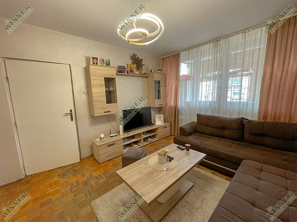 Prodaja stana Zemun – Sava Kovačević, Terasa, renoviran, winner nekretnine, agencija, CG, uknjižen