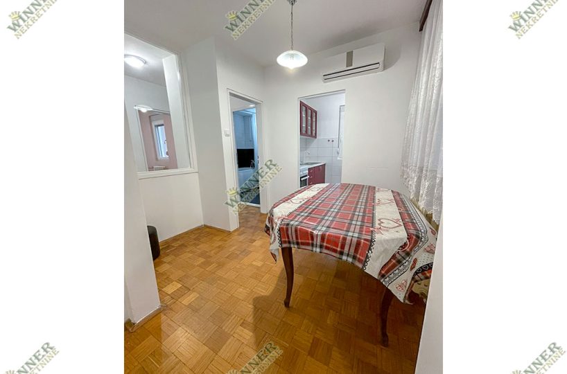 Fantastičan 2.0 Stan - Bežanijiska kosa - Peđe Milosavljevića, uknjižen, odmah useljiv, renoviran