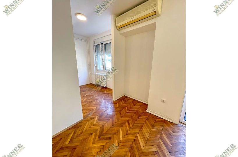 Izdaje se Stari grad – Gospodar Jovanova – Renoviran trosoban stan polunamešten stan, agencija, winner nekretnine
